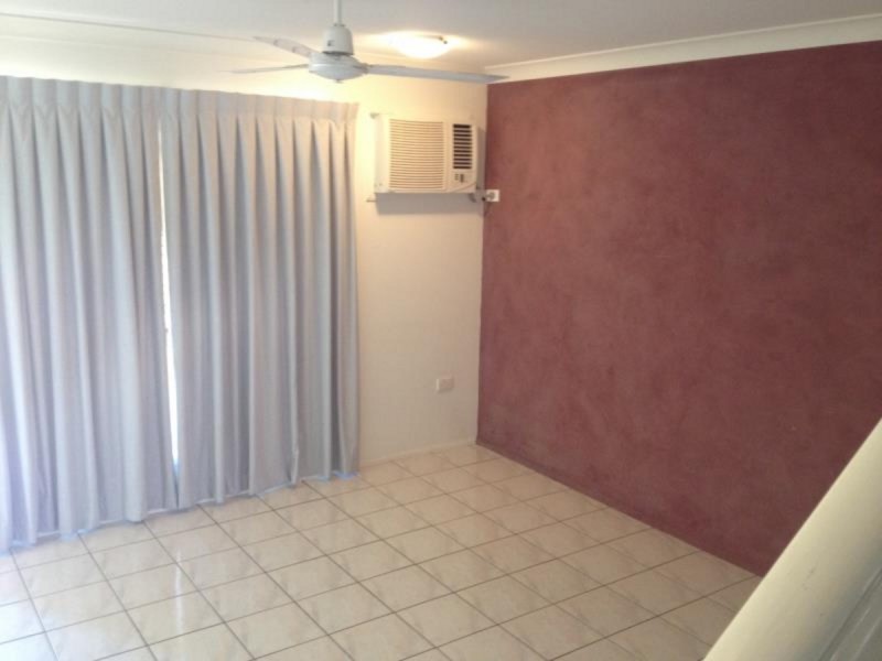 2/24 Forbes Avenue, Frenchville QLD 4701